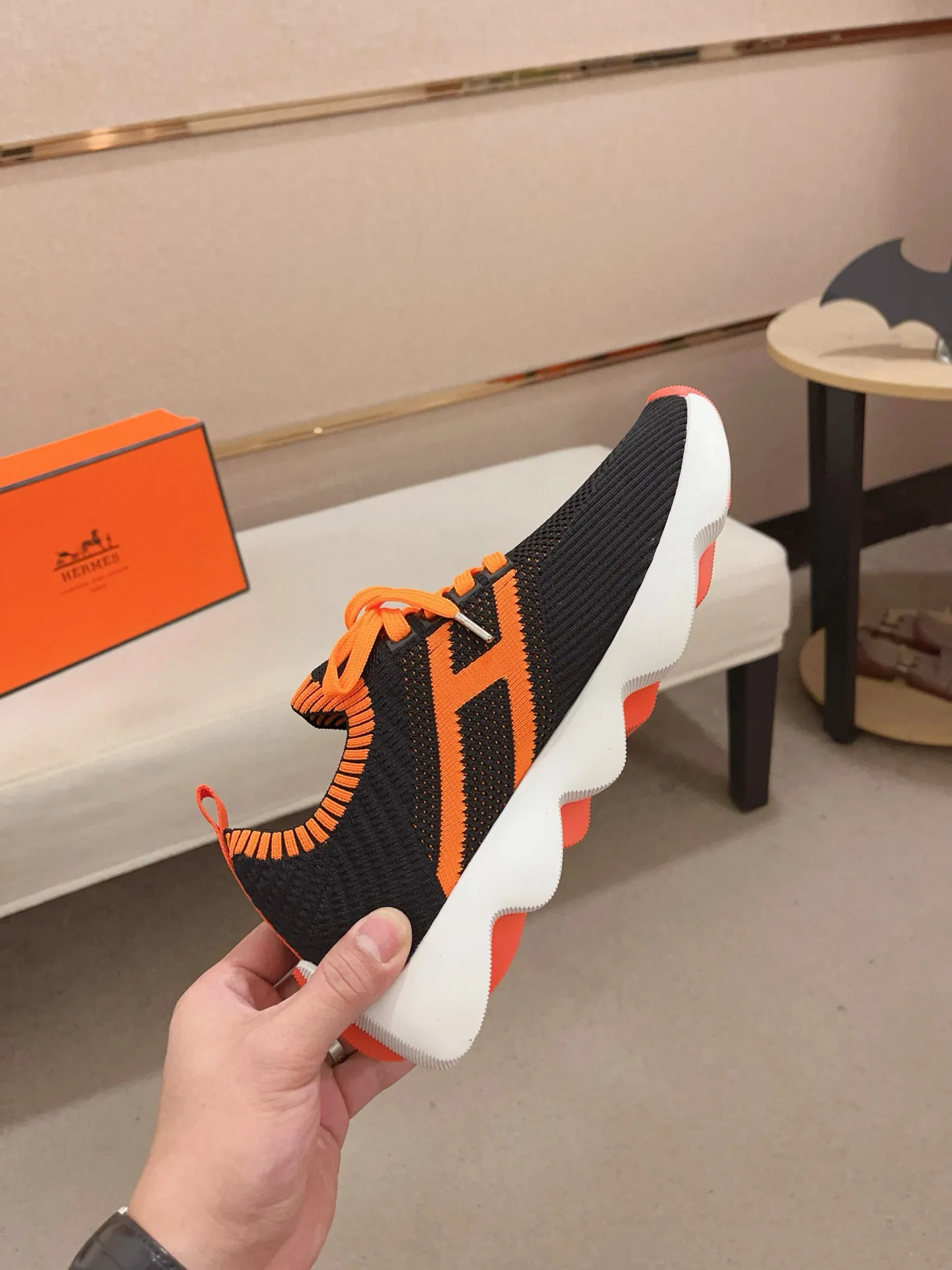 Men's clothing and shoes💰: 420💰《HERMES》【Classic Original Version】Hermès; top 🔝purchasing agent🔍🔍men's latest 🇺🇸 counters are on sale at the same time, original fly-knit fabric imported from Italy is exquisite in workmanship (Italian 🇮🇹Imported water-dyed 🐂cowhide lining) sole: original sole provided by the original factory, ⚠️exclusive double-layer activity·TPR·rubber·combined molded outsole; Code number: 38-44 (45/46 can be customized, non-refundable)